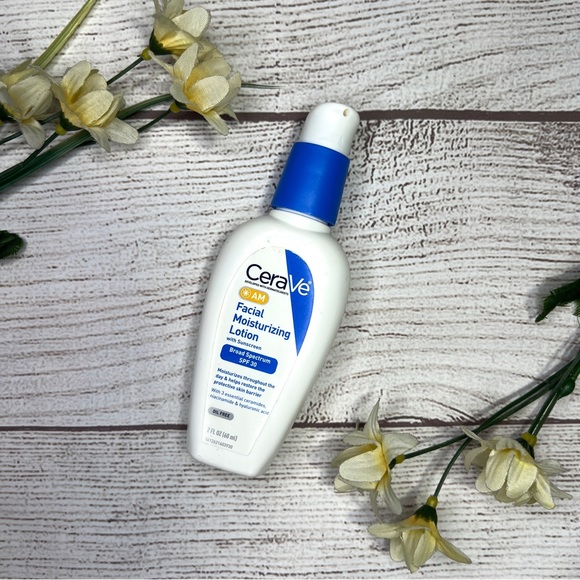 CeraVe AM Facial Moisturizing Lotion with Sunscreen - Picture 2 of 7